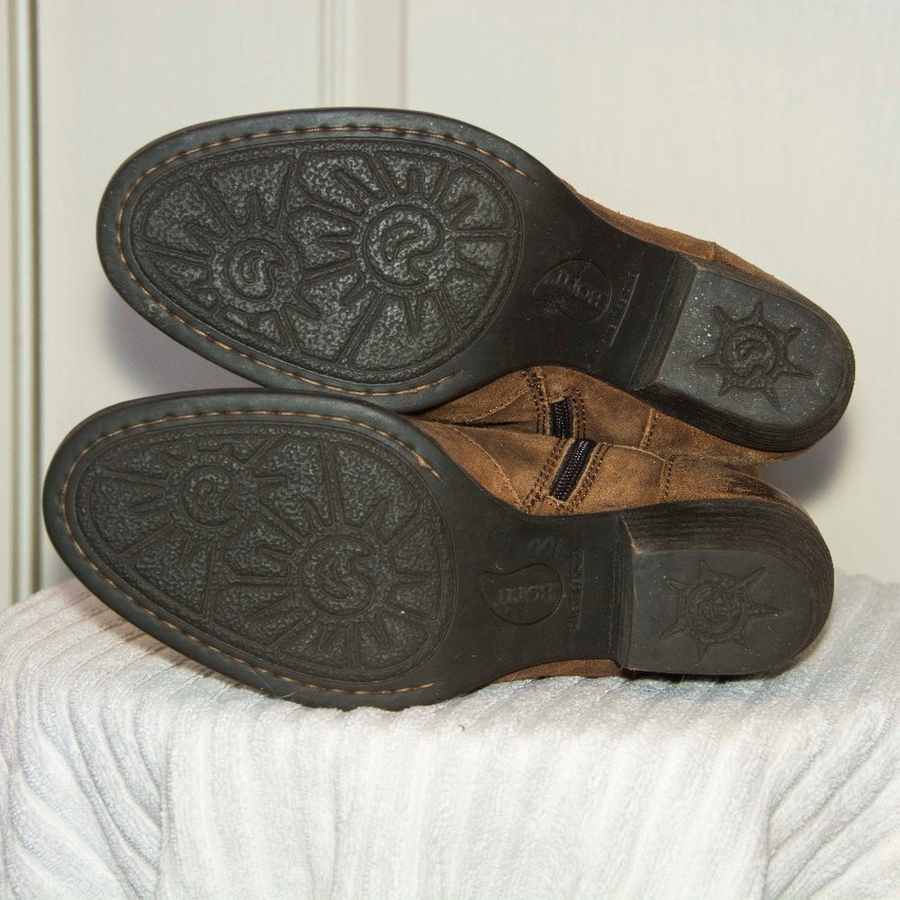 Born 16" tall Suede Boot 10 - Picture 4 of 9